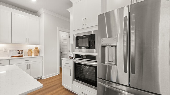 446 Mclemore Ridge, Clarksville, TN 37043 - photo 6