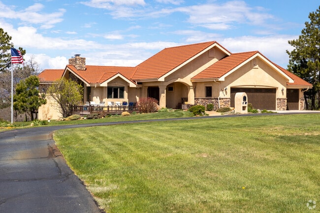 There are large custom built homes on the hills in Sun Hills..