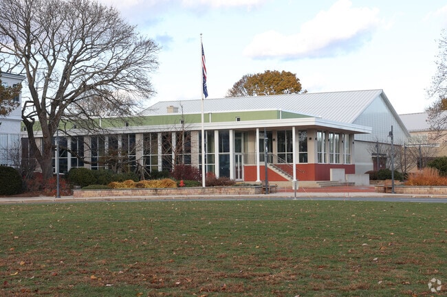 Shore Country Day School is an independent elementary and middle school in Beverly.