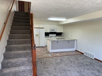 5267 Center Rd, Brunswick, OH 44212