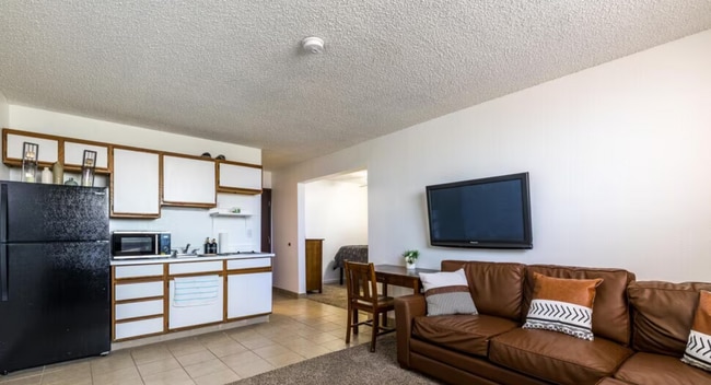 2410 Rio Dr unit 303, Bullhead City, AZ 86429 - photo 2