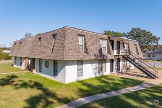1011 S James St, Jacksonville, AR 72076