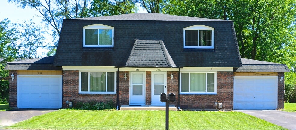 2290 Jericho Rd, Aurora, IL 60506 - photo 1