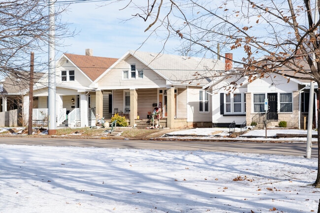 Jacobsville homes have a median sales price of $92,000.