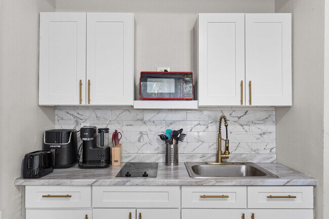 4501 N 36th St unit ID1244311P, Tampa, FL 33610 - photo 4