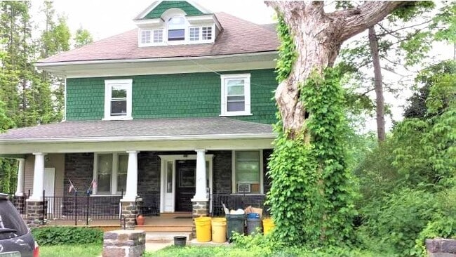 426 N Essex Ave unit 3rd Floor, Narberth, PA 19072 - photo 3