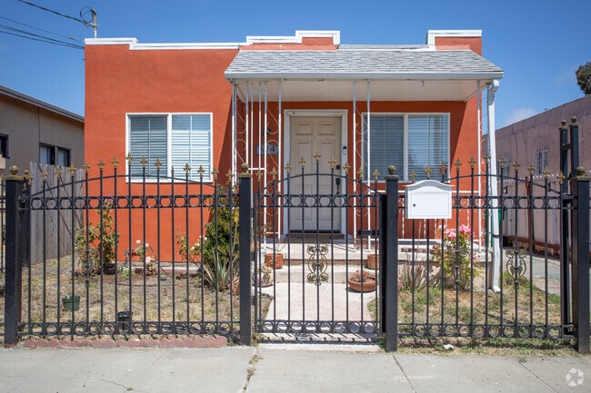 Homes in the Iron Triangle area are mostly bungalows, built in the 20th century.