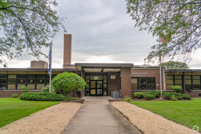 Eisenhower Academy front entrance in Joliet.