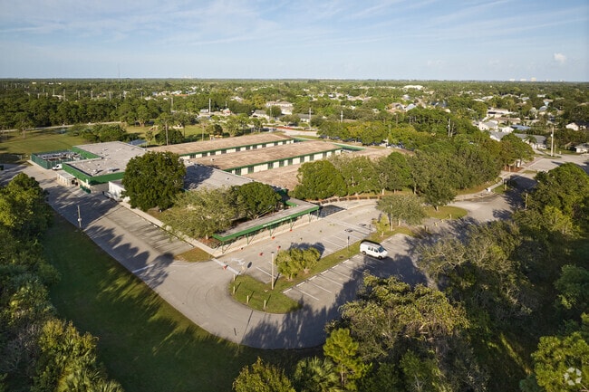 Village Green Elementary School  welcomes its students, faculty, and staff.