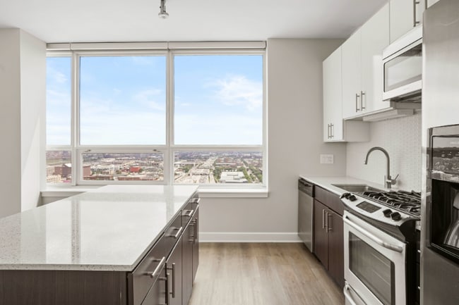 101 S Halsted St, Chicago, IL 60661 - photo 4