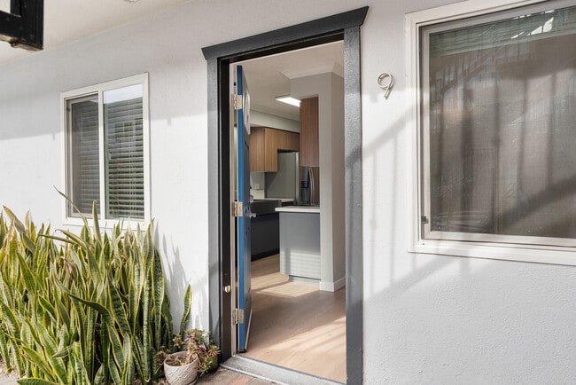 Four Seasons Apartments, Paramount, CA 90723 - photo 5