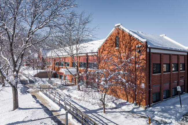 Fox River Grove Middle School has students in grades 5-8.