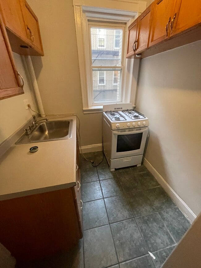 86 Saint Stephen St unit 17, Boston, MA 02115 - photo 4