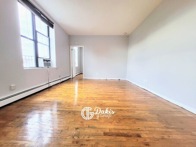 23-34-34 28th Ave, Queens, NY 11102 - photo 4