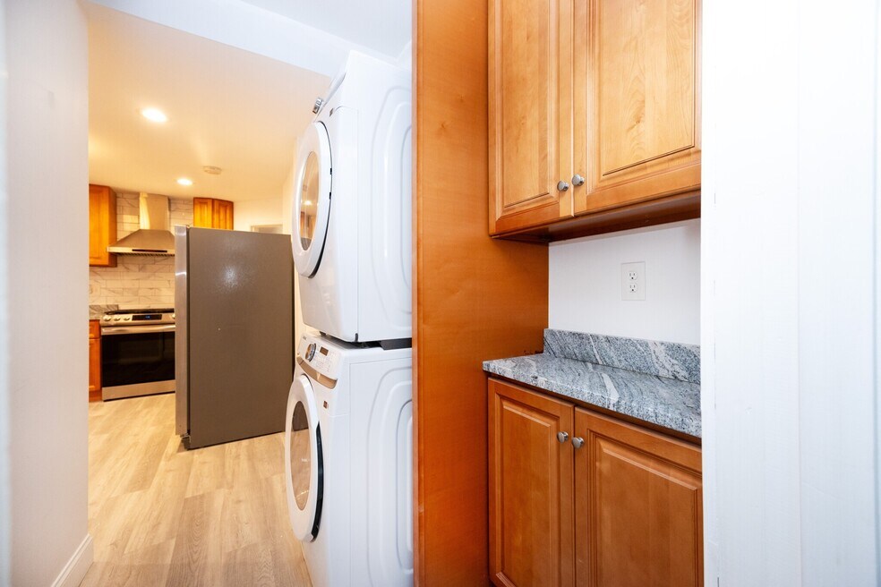 121 Browne St, Brookline, MA 02446 - photo 1