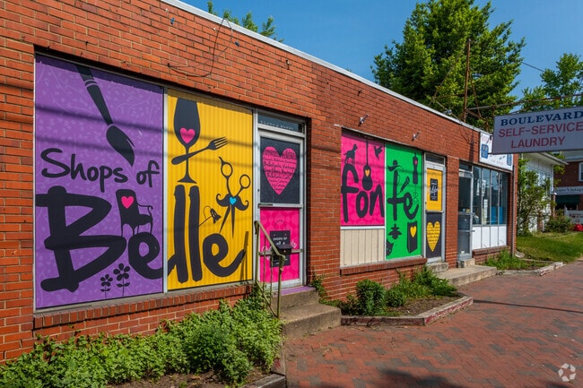 A mural decorates the Shops of Bellefonte in Bellefonte, Delaware.