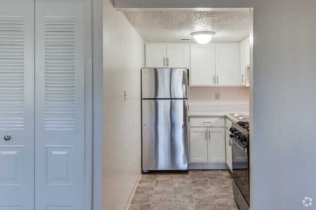 Old Farm Apartments, Elkhart, IN 46517 - photo 5