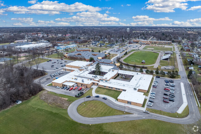 Davison Middle School is part of the Davison Community School.