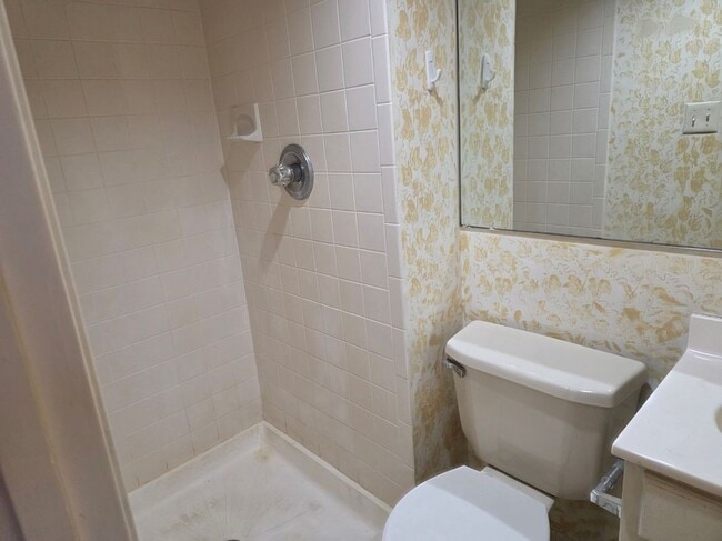 1707 Meadowbrook Rd, Merrick, NY 11566 - photo 6