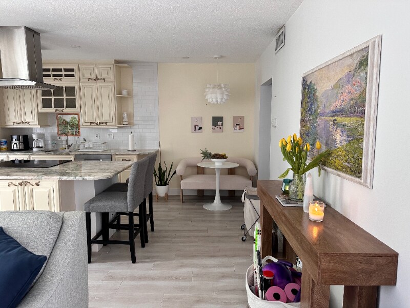 Leisure Gardens unit 330C, Pompano Beach, FL 33062 - photo 1