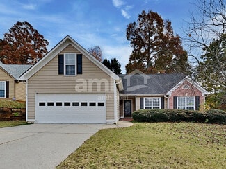 951 Garden Oak Ct, Lawrenceville, GA 30043