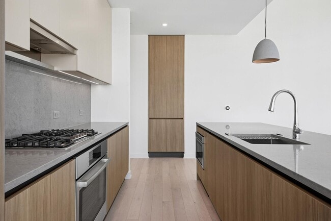 151 Bay Street unit 3308, Jersey City, NJ 07302 - photo 6