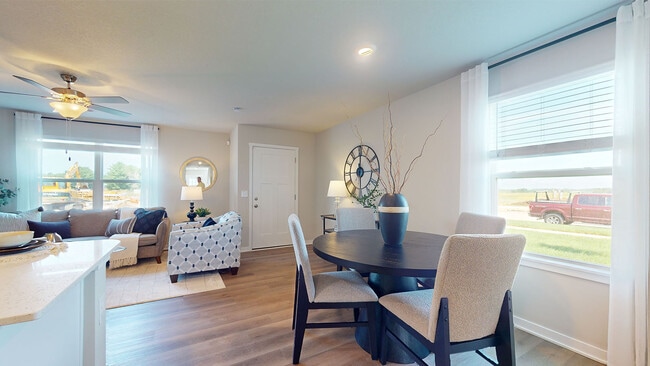 5701 155th Place, Urbandale, IA 50322 - photo 3