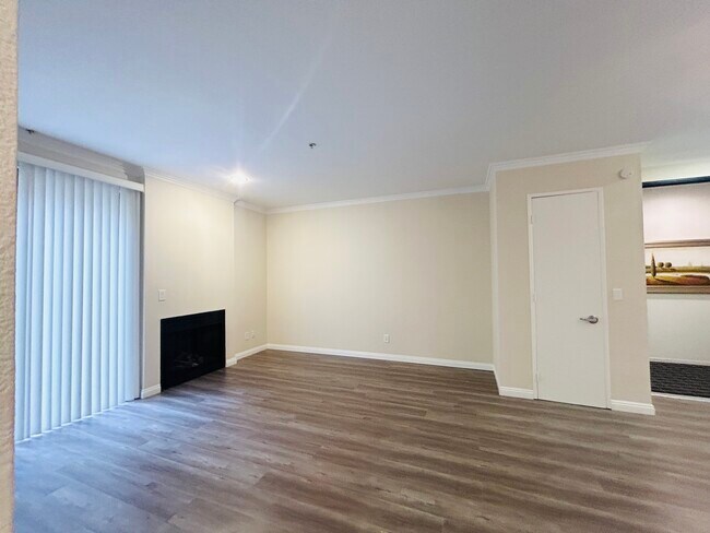 Barcelona Towers unit 213, Los Angeles, CA 90005 - photo 4