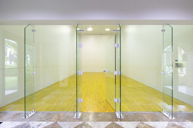Raquetball Court