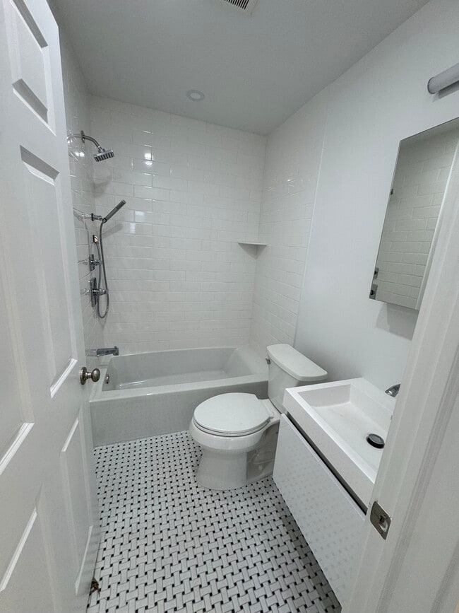 231 Sixth Ave unit 1, Pelham, NY 10803 - photo 4