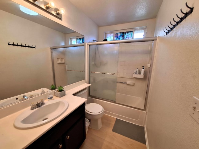 48 Primrose Ct, Tracy, CA 95376 - photo 3