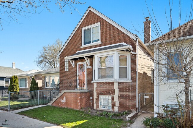 5329 N Central Ave unit 1, Chicago, IL 60630 - photo 2