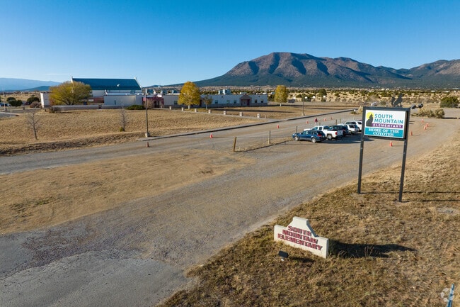 South Mountain Elementary has a B+ Niche rating, excelling in teachers and diversity.
