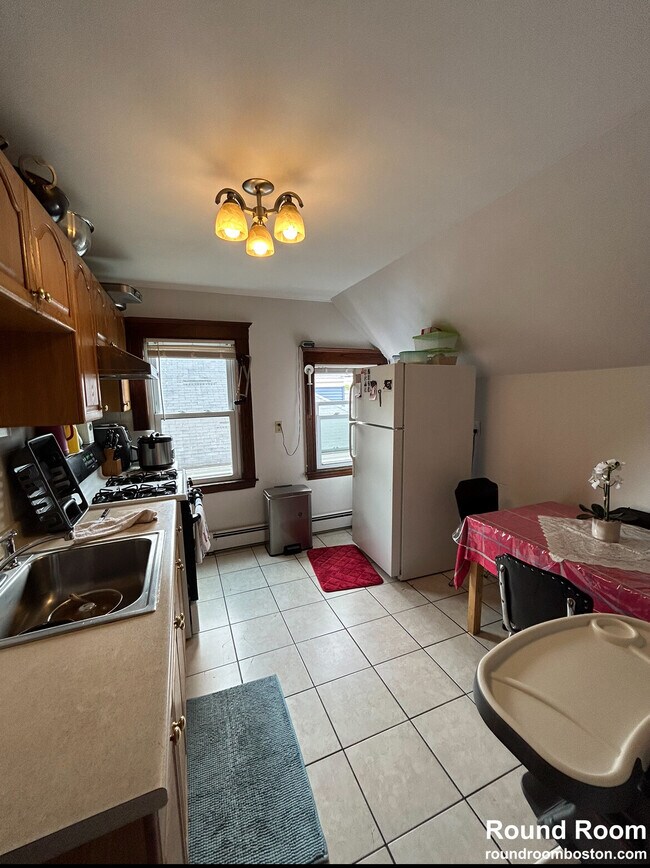 9 Greylock Rd, Allston, MA 02134 - photo 6