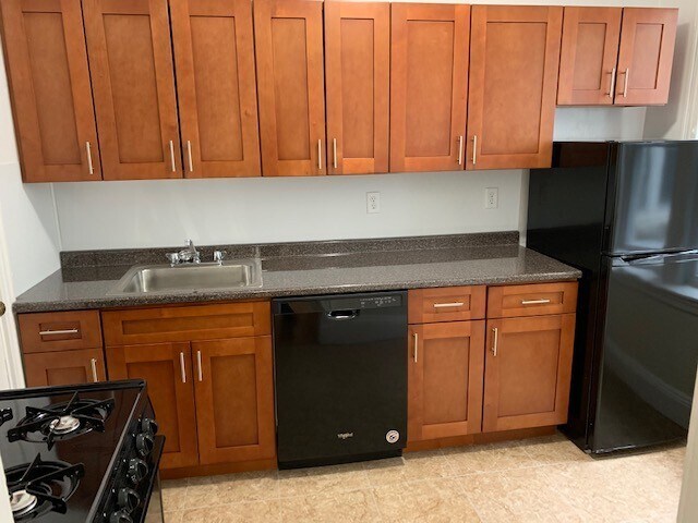 123 Sutherland Rd unit F, Brighton, MA 02135 - photo 3