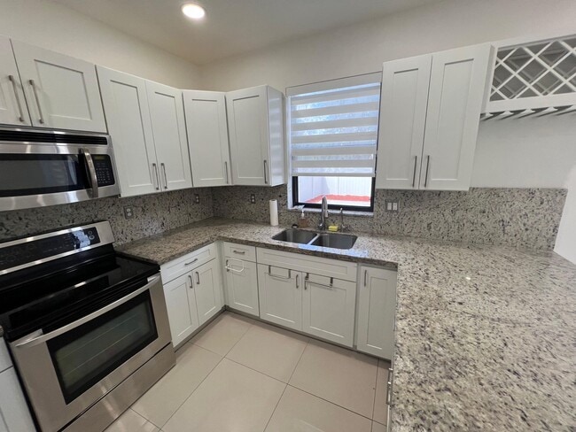 3399 W 90th Terrace, Hialeah, FL 33018 - photo 2