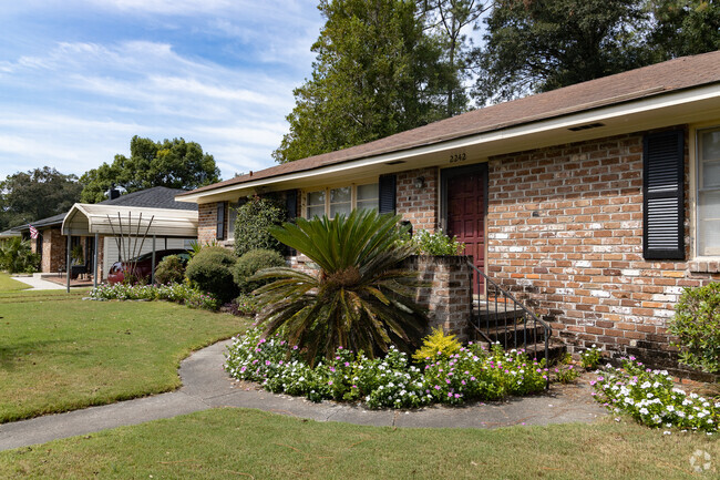 Residents of LaRoche Pk-Springhill-Daff take pride in their landscaping.