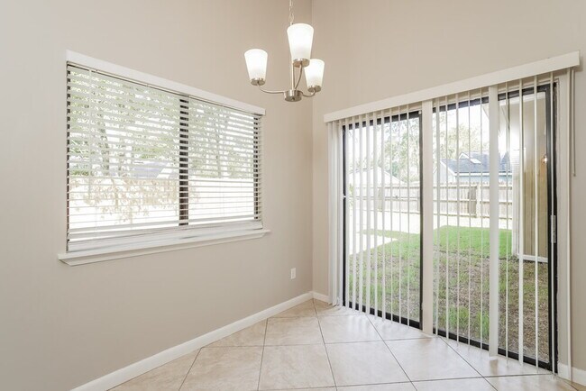 8112 Coralberry Ln, Jacksonville, FL 32244 - photo 7