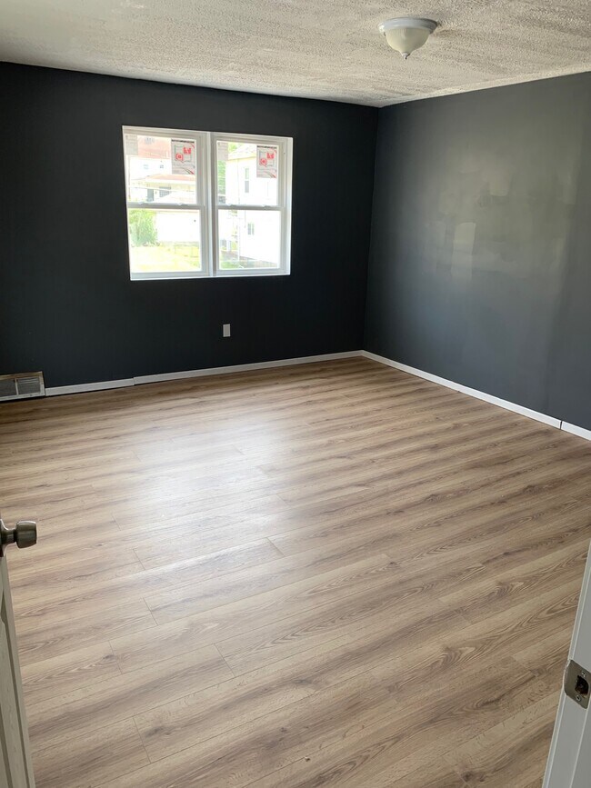 36 Wilson Ave, Uniontown, PA 15401