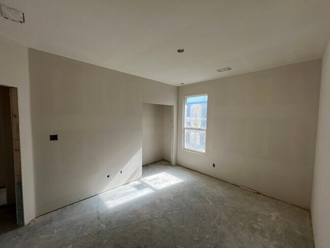 544 Waterford Park Blvd, Weatherford, TX 76087 - photo 7