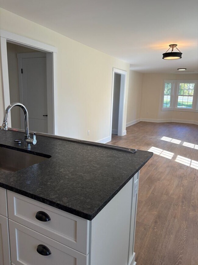 68 Kemble St, Lenox, MA 01240