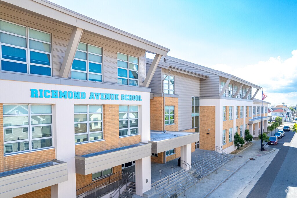Students can attend Richmond Avenue School.