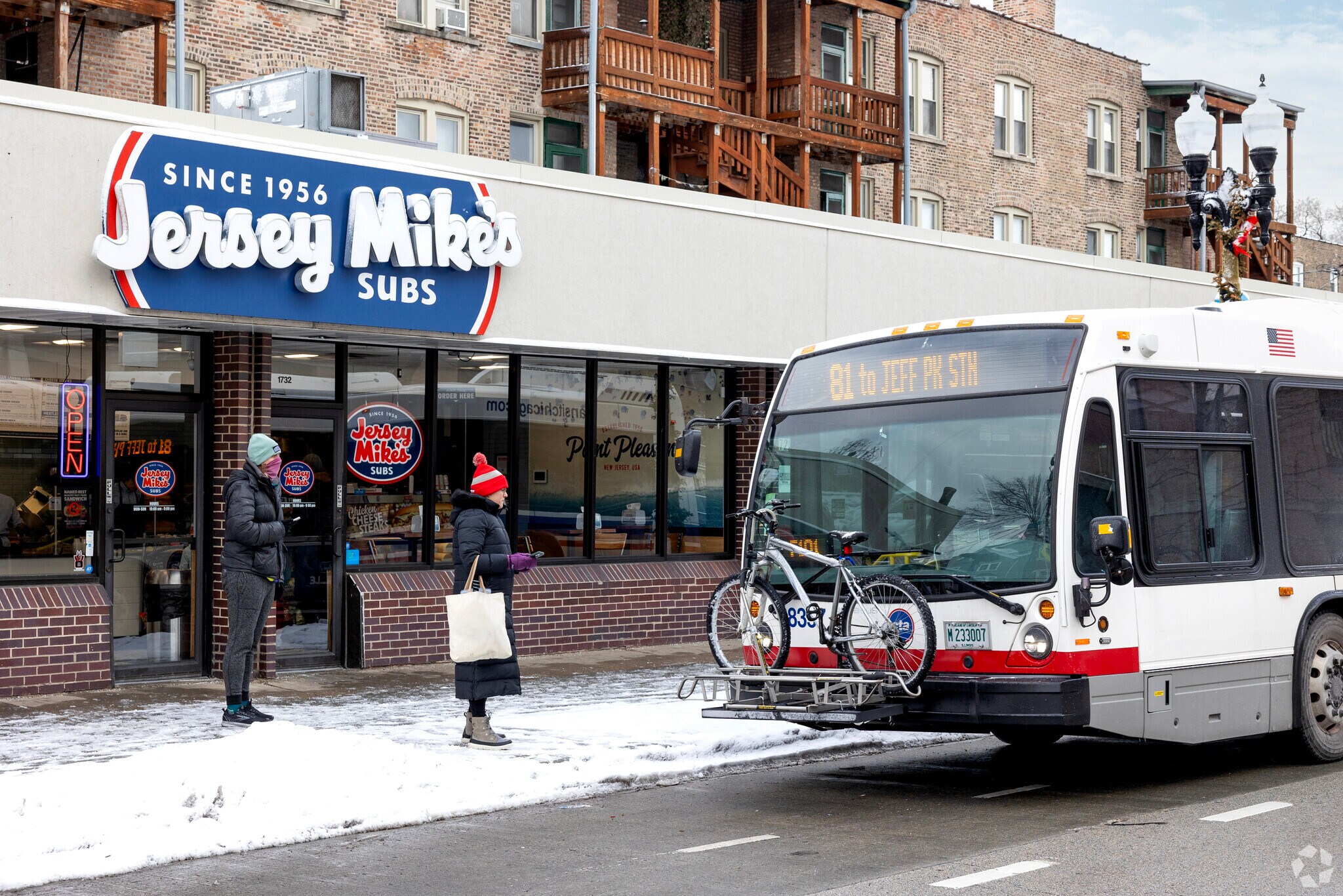 Ravenswood benefits from several highly active bus lines running through the neighborhood.