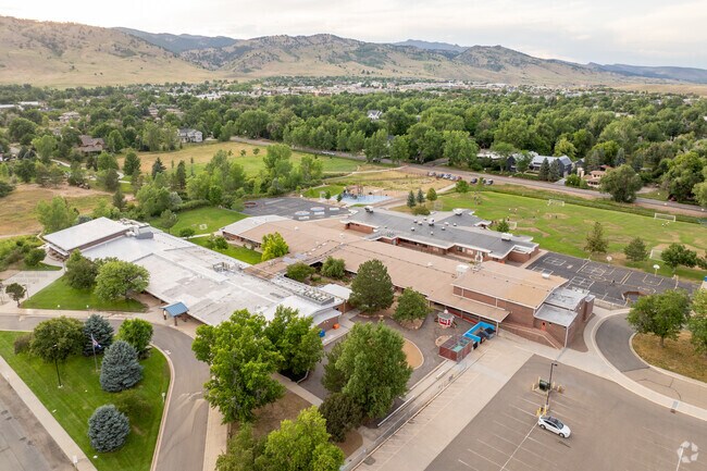 Crest View Elementary offers a sprawling campus when viewed from above.