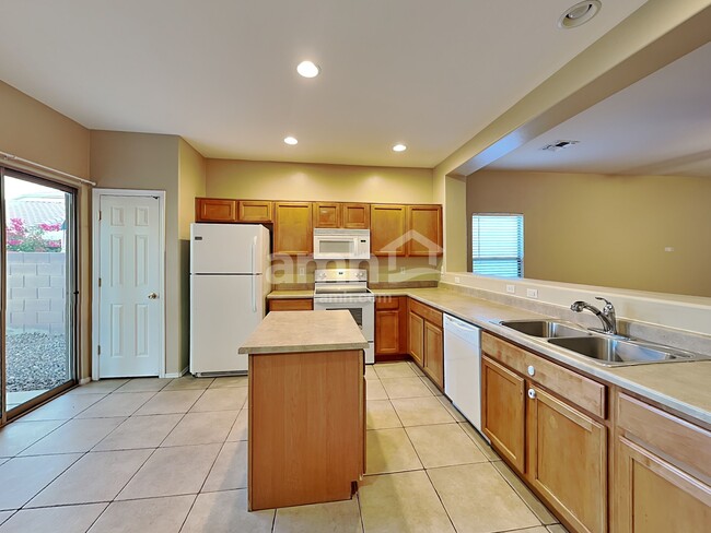 14337 S Via Del Moro, Sahuarita, AZ 85629 - photo 3