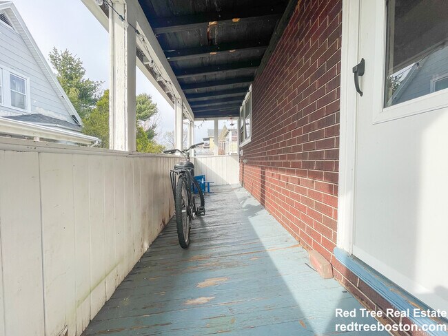 28A Cherry St unit 4-bed1bath, Somerville, MA 02144 - photo 5
