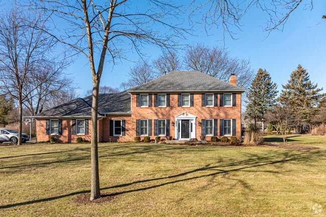 Many homes in Farmington-Fox River Valley were custom-built between the 1990s & early 2000s.