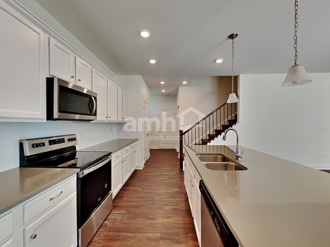 789 Carnaby Ln, Dacula, GA 30019 - photo 3