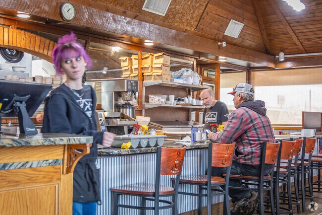 Hanging Five Restaurant serves classic American fare seven days a week in Floral Park.