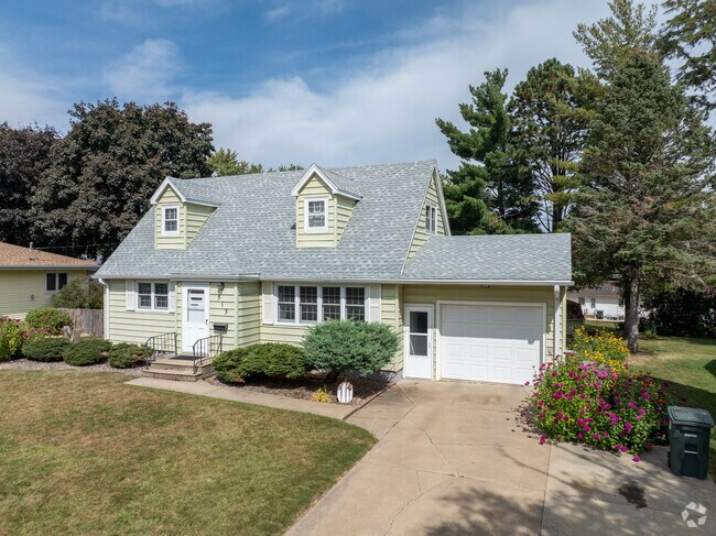 Experience the warm, inviting feel of a quaint cottage home nestled in Park Haven.